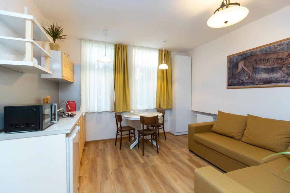 Wehost Liberty Square Apartments Tbilisi Exterior photo