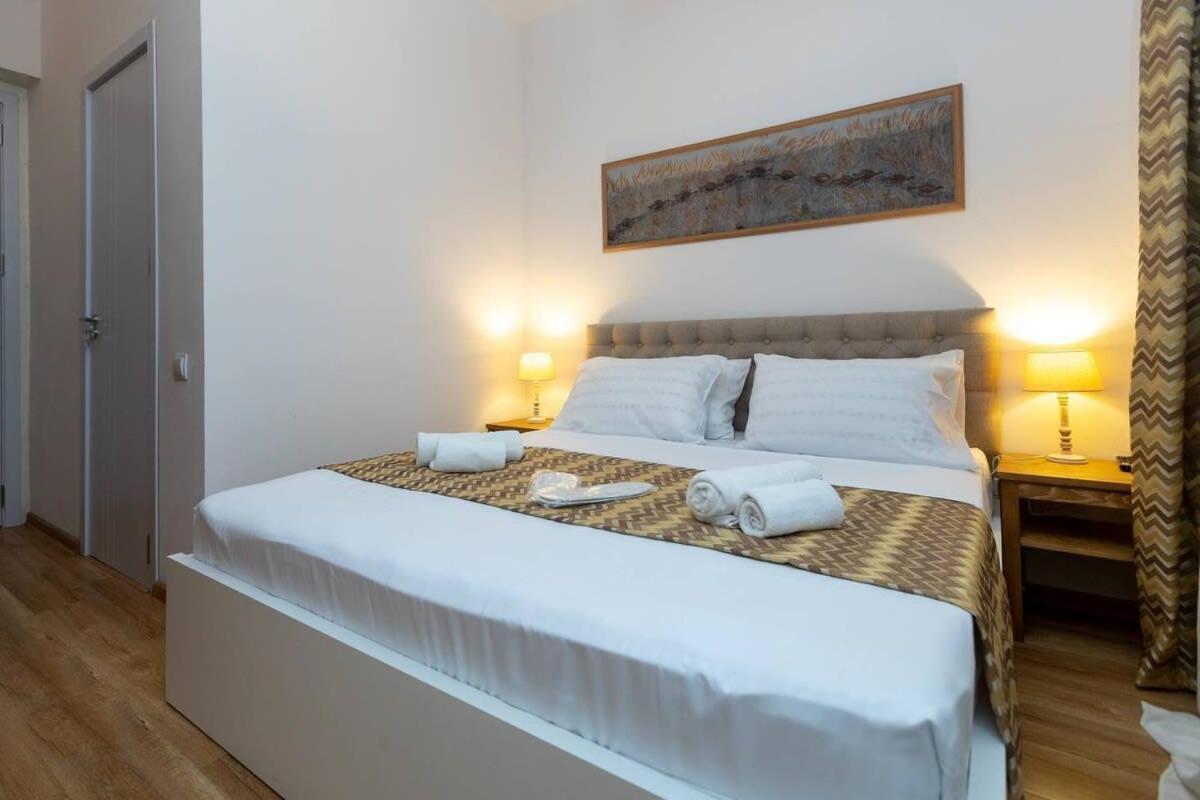Wehost Liberty Square Apartments Tbilisi Exterior photo